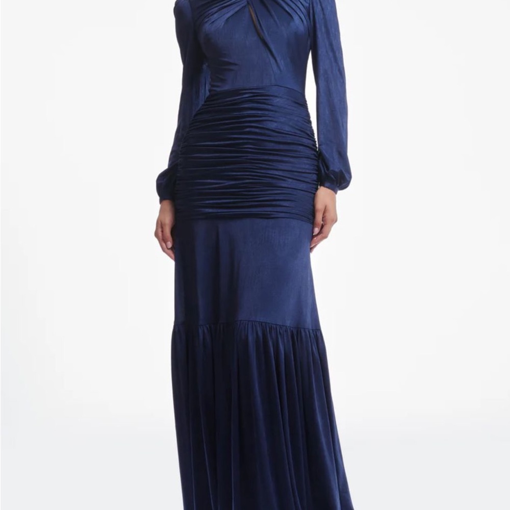 Elegant Navy Blue Evening Gown